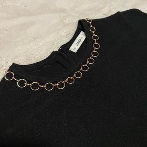 4/$20 - Zara knit tshirt black with gold chain women’s size small